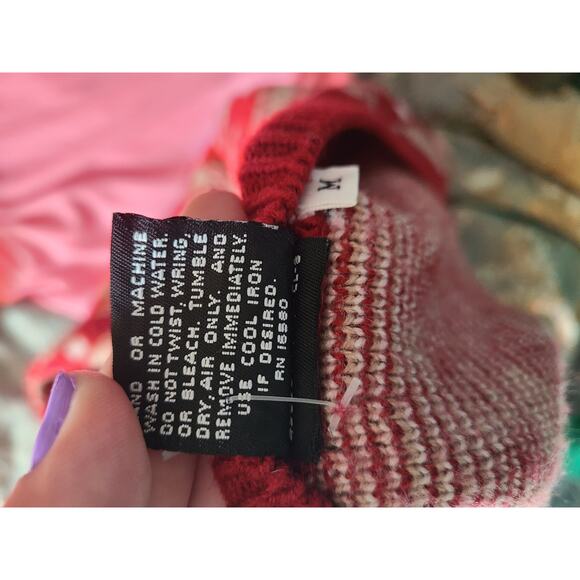 1970s Vintage Red Knit Sweater Retro Geometric V-Neck Pullover Size Medium - Picture 5 of 6